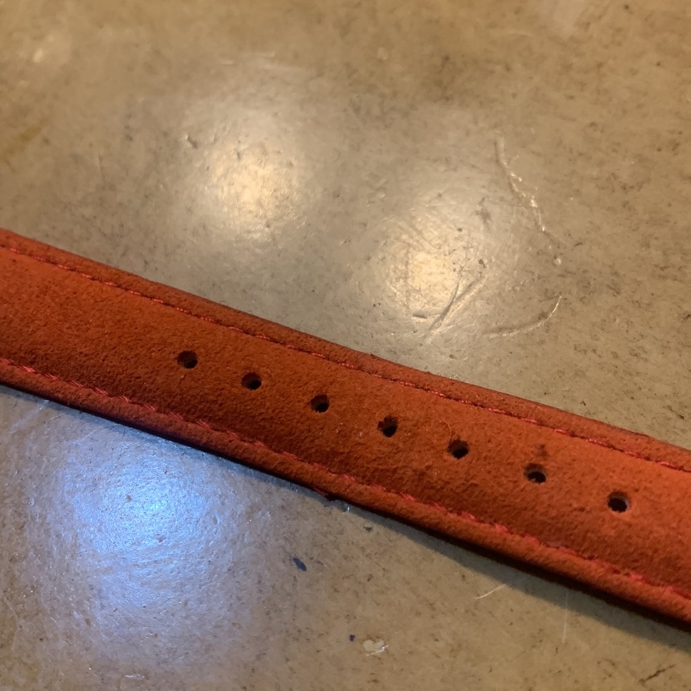 Watch. Needs Battery View 3